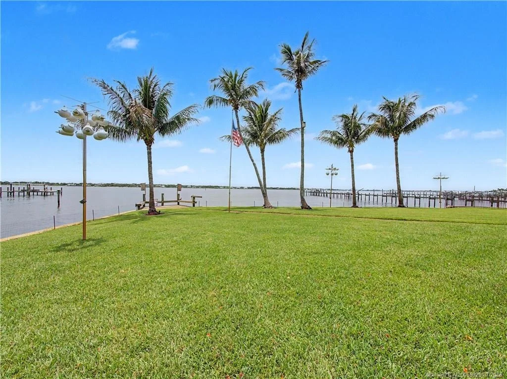 Photo of 1910 NW Cove Circle
