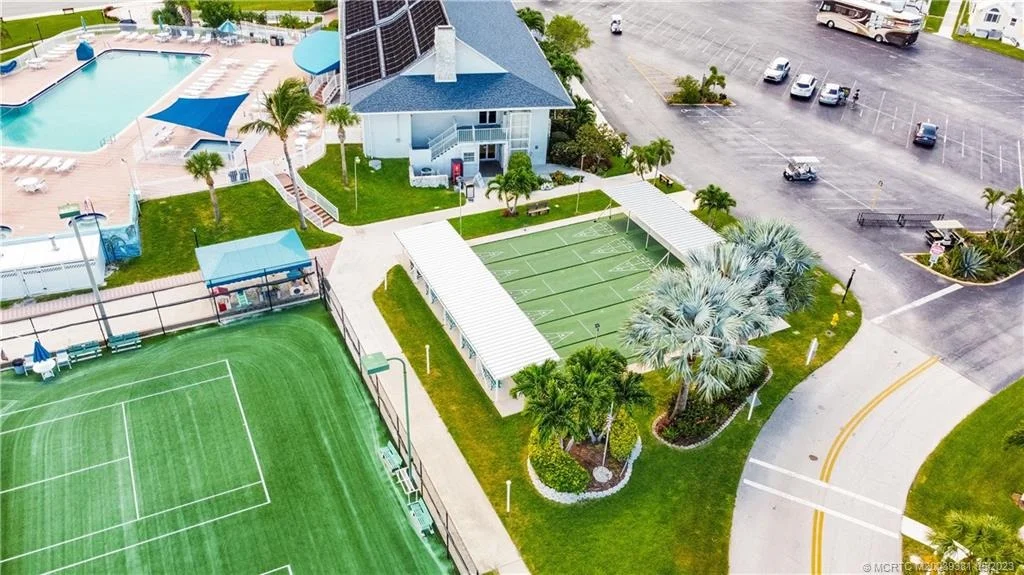 Photo of 23 Nettles Boulevard