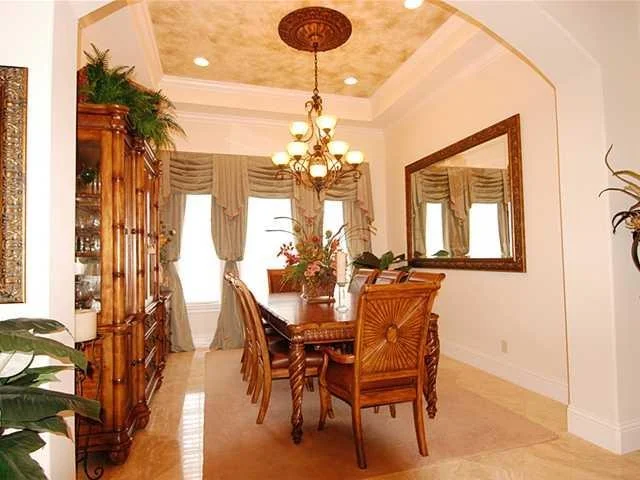 Photo of 705 SE RIVERSIDE Drive