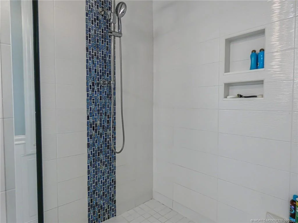 Photo of 765 SW Rustic Circle