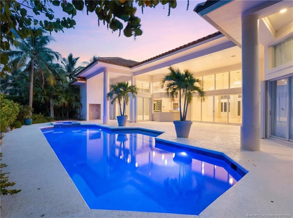 Photo of 6841 SE Harbor Circle