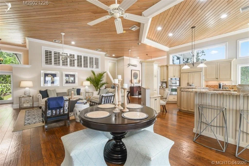 Photo of 1401 SE Riverside Drive