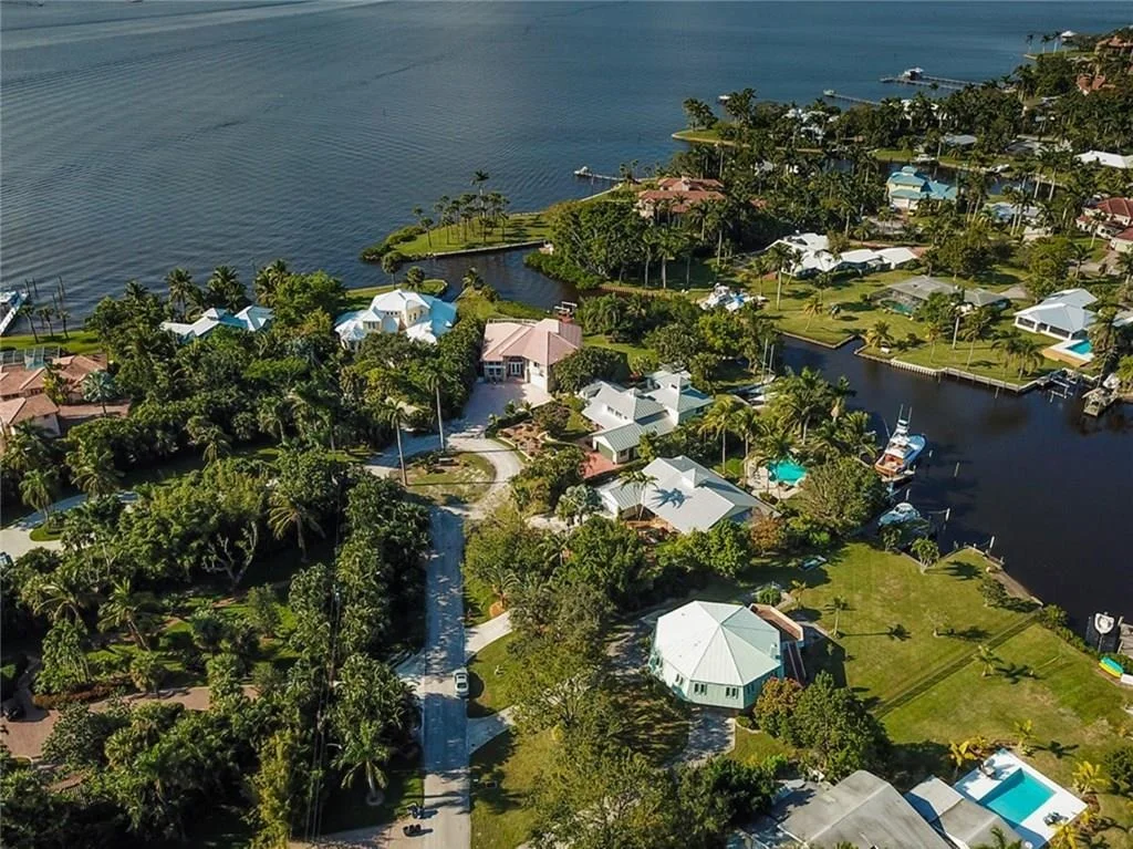 Photo of 1374 NW COCONUT POINT Lane