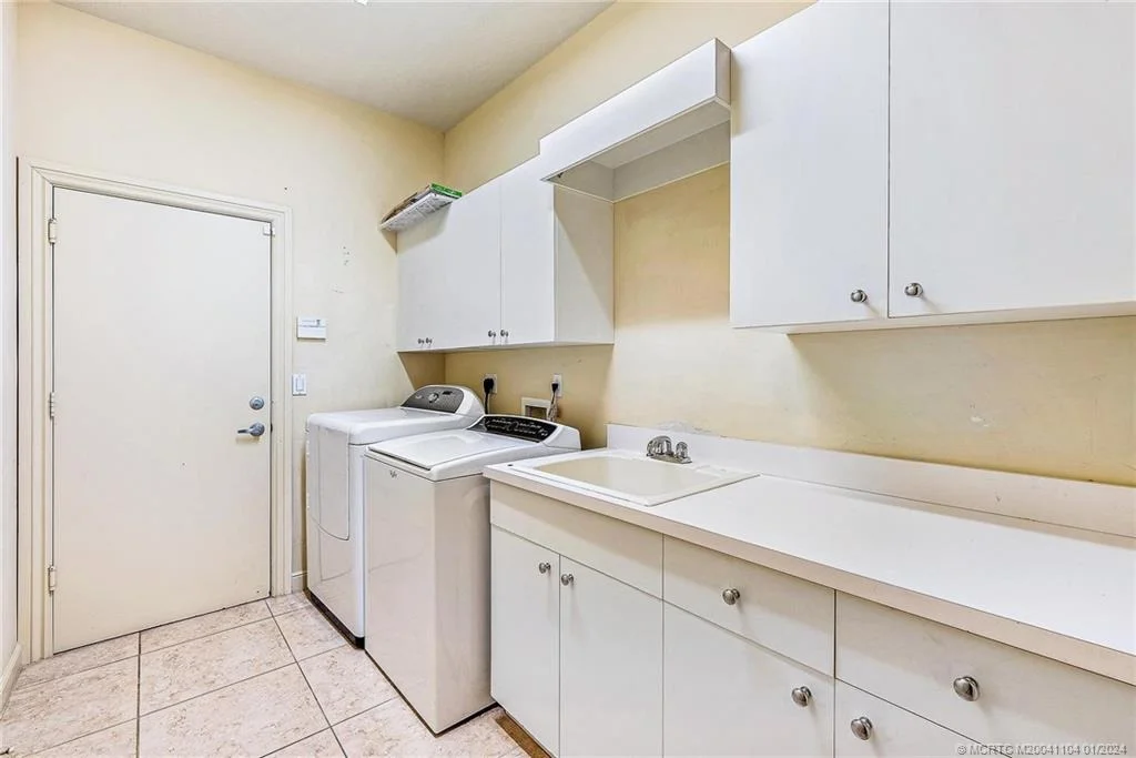 Photo of 105 Henry Sewall Way