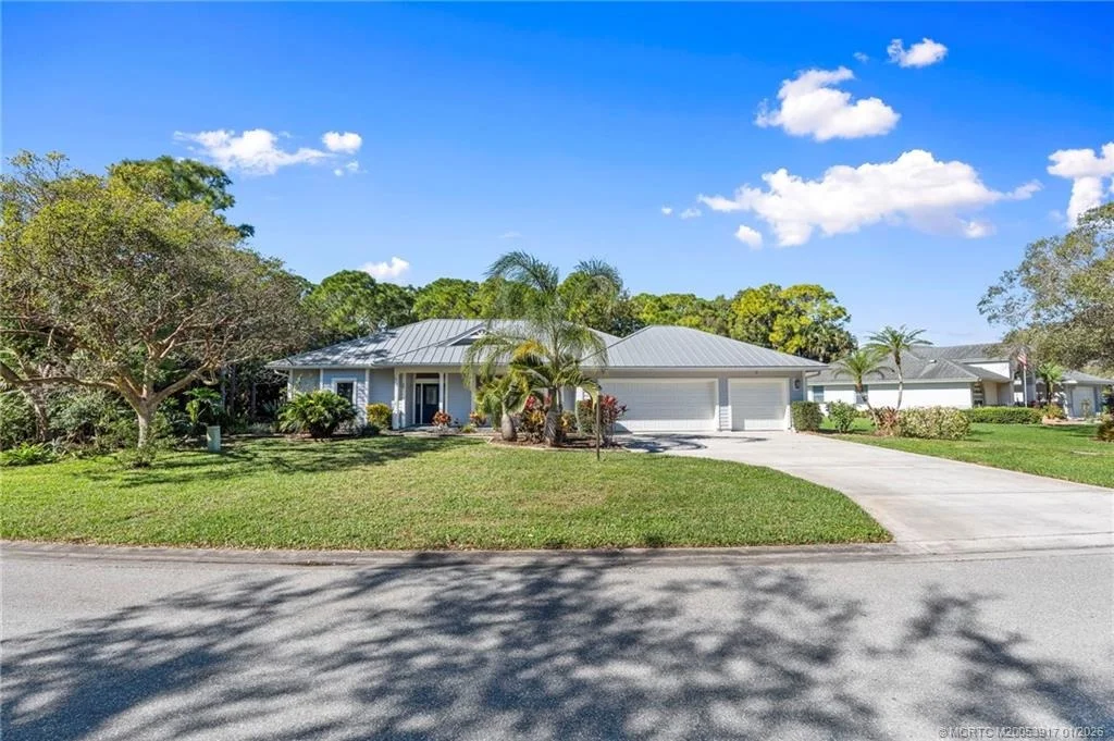 Photo of 449 SE Southwood Trail
