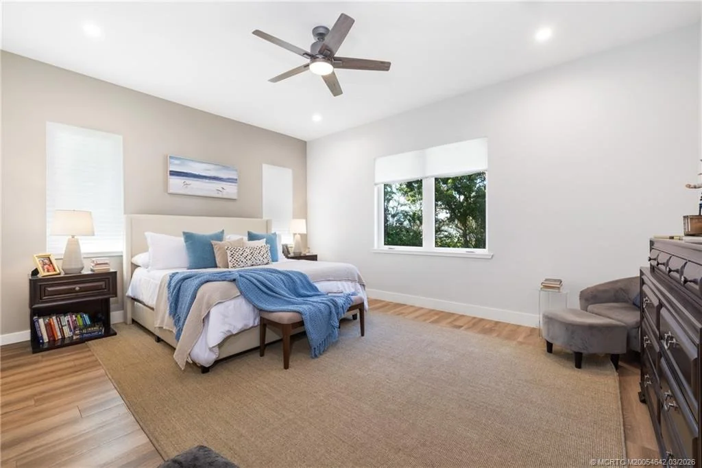 Photo of 5169 SE Horseshoe Point Road