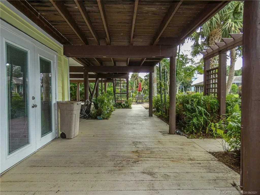 Photo of 765 SW Rustic Circle