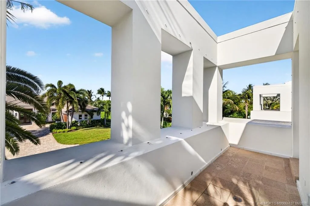 Photo of 7034 SE Harbor Circle