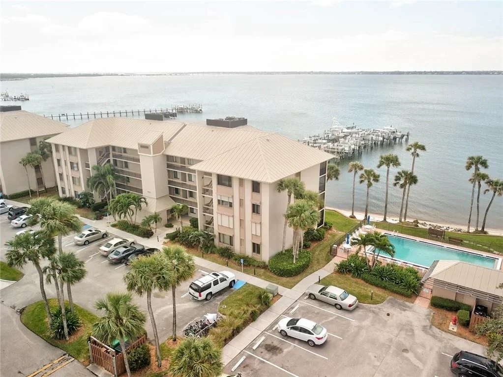 Photo of Unit 303 at 4620 NE Sandpebble Trace