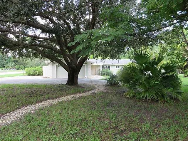Photo of 2502 SE SAINT LUCIE Boulevard