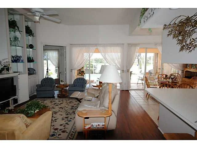 Photo of 1298 SW Eagleglen Place