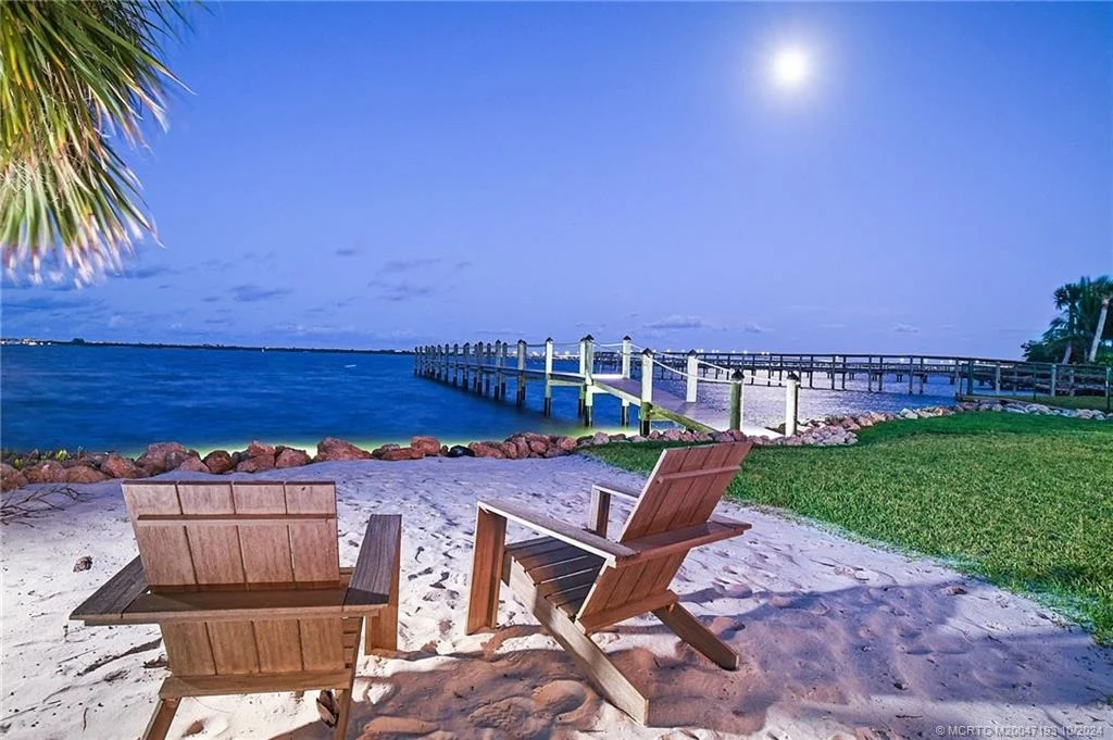 Photo of 102 N Sewalls Point Road