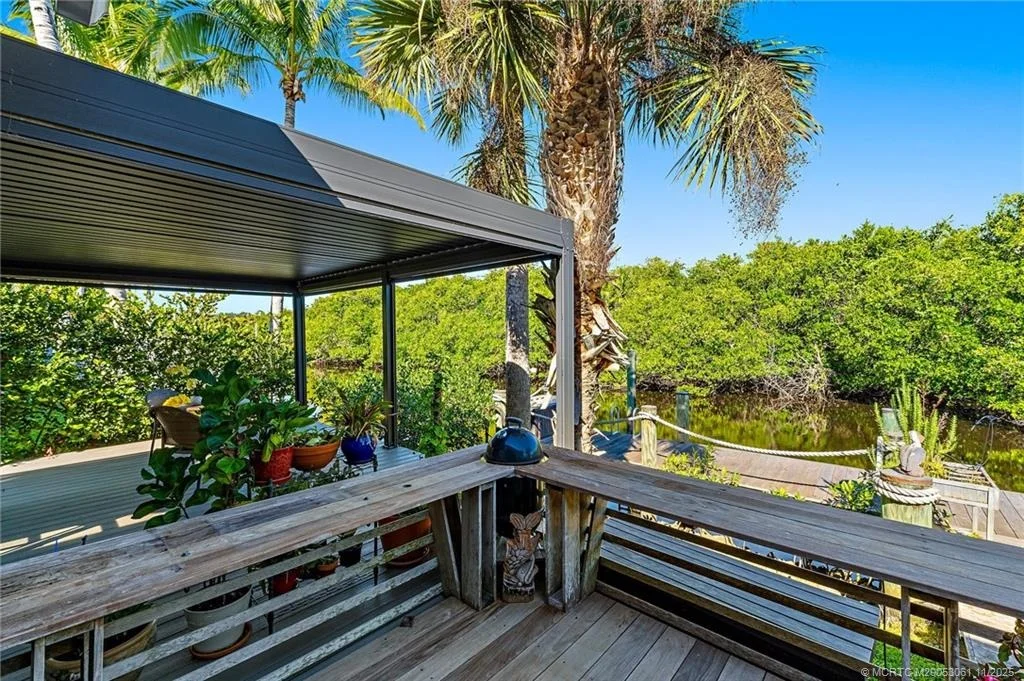 Photo of 655 SW Salerno Road