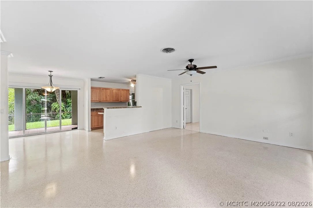 Photo of 502 SE Edgewood Drive