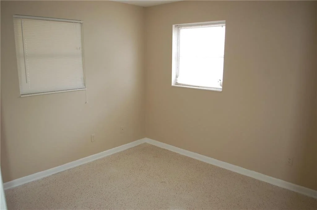 Photo of 439 SE Parkway Drive