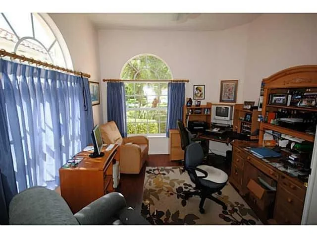 Photo of 1298 SW Eagleglen Place