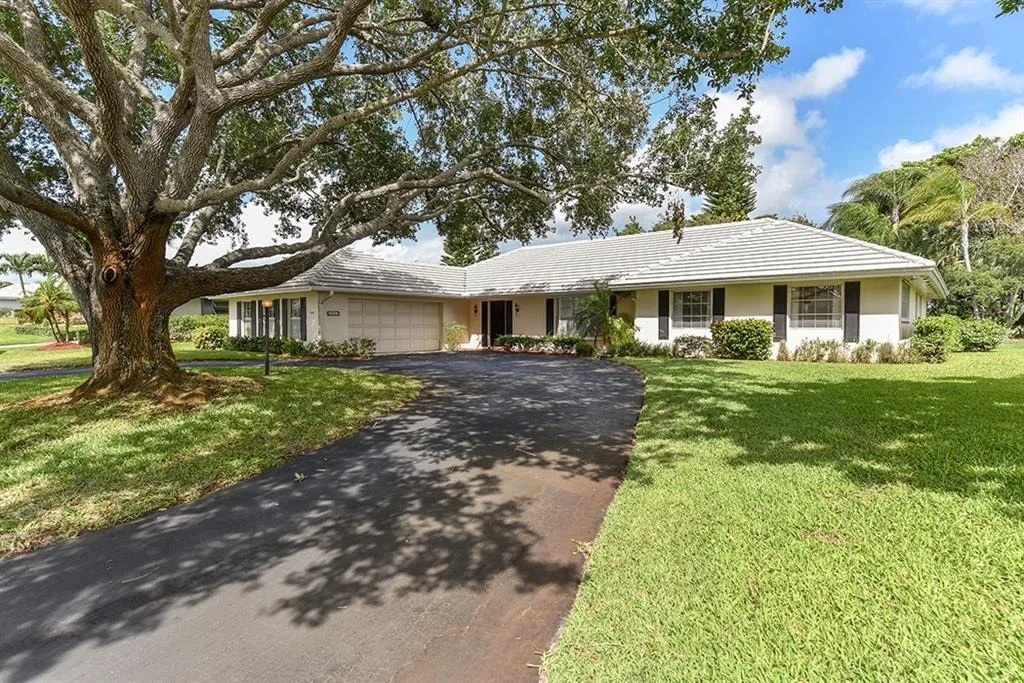 Photo of 3943 SE Fairway E