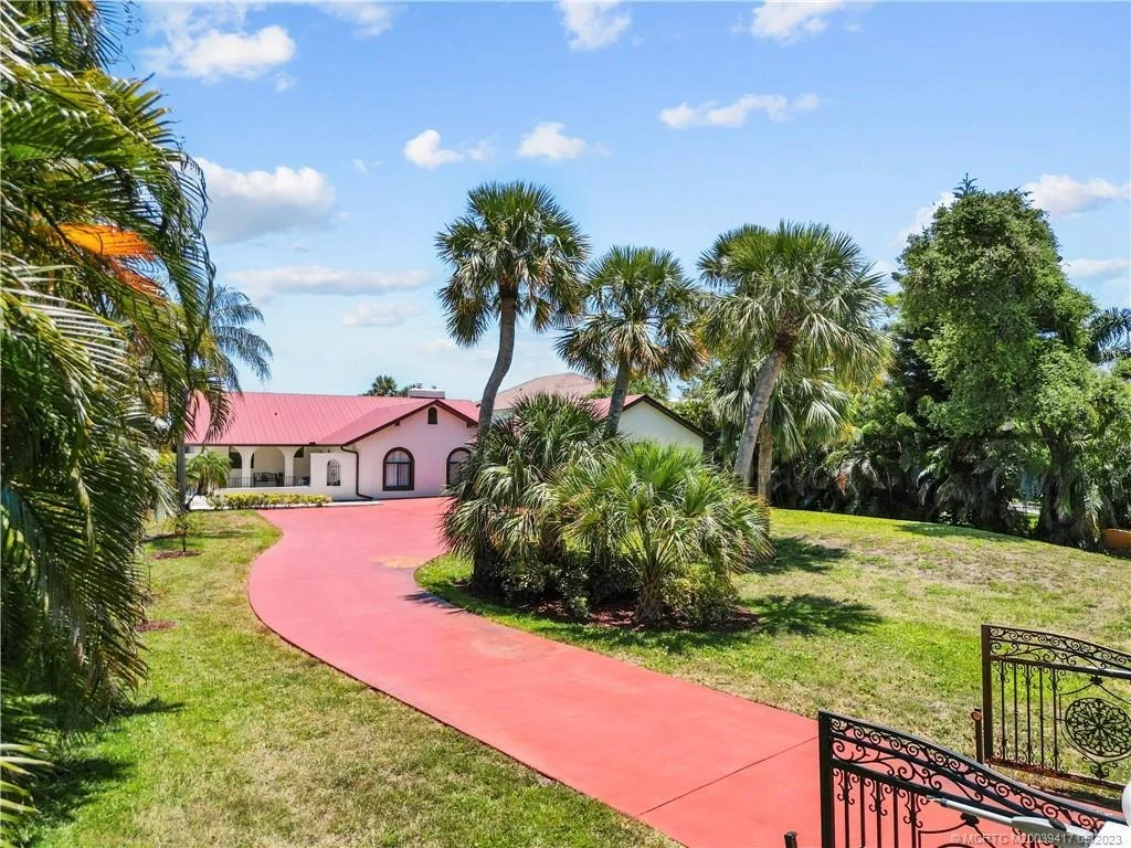 Photo of 104 N Sewalls Point Road