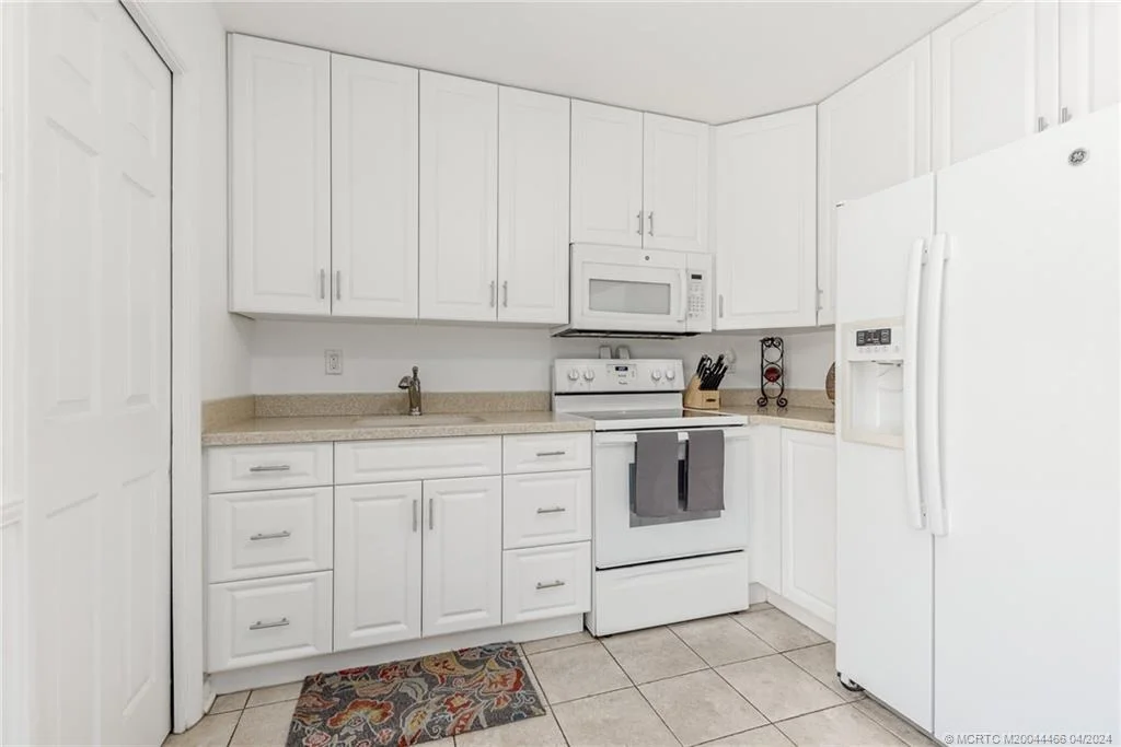 Photo of 413 SE Robalo Court