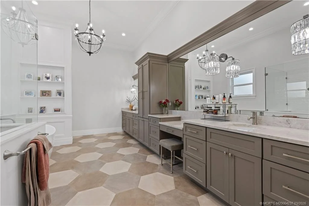 Photo of 1912 NW Cove Circle