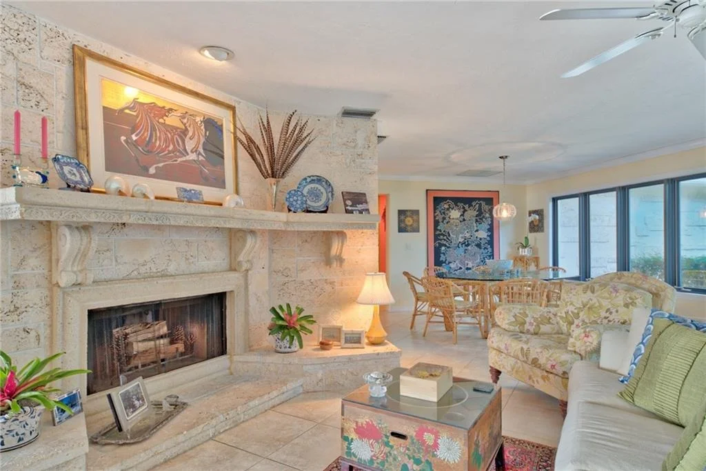 Photo of 611 NW Sunset Drive