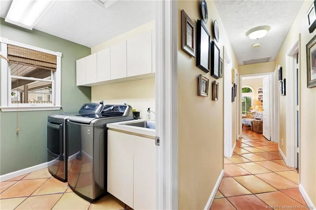 Photo of 2087 SW Danforth Circle