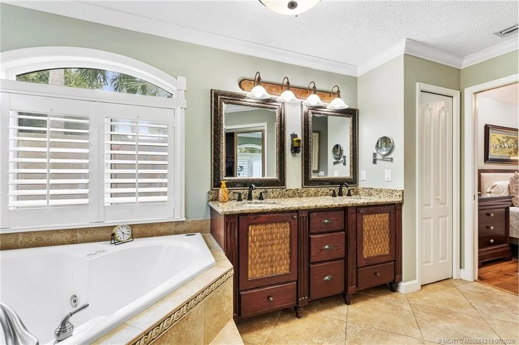 Photo of 2087 SW Danforth Circle