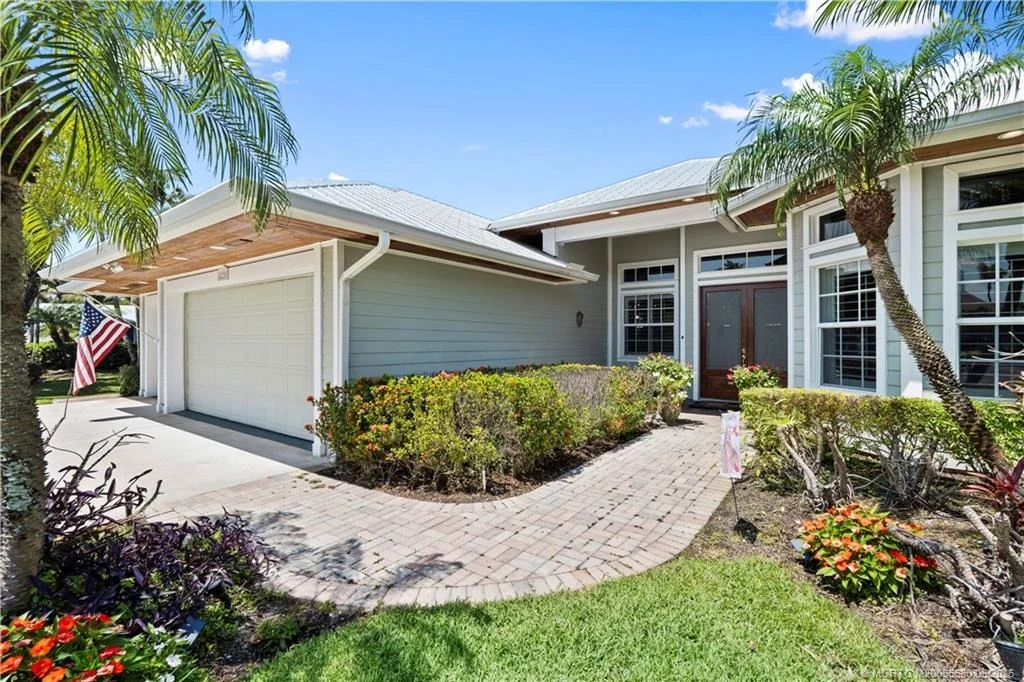 Photo of 4220 SE Rainbows End