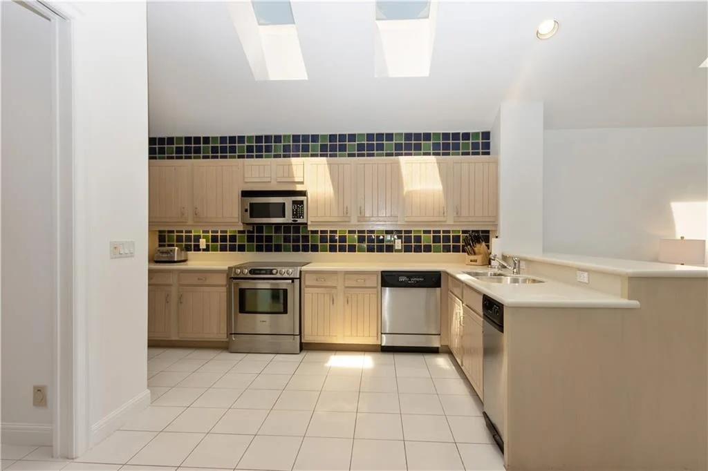 Photo of 6933 SE Harbor Circle