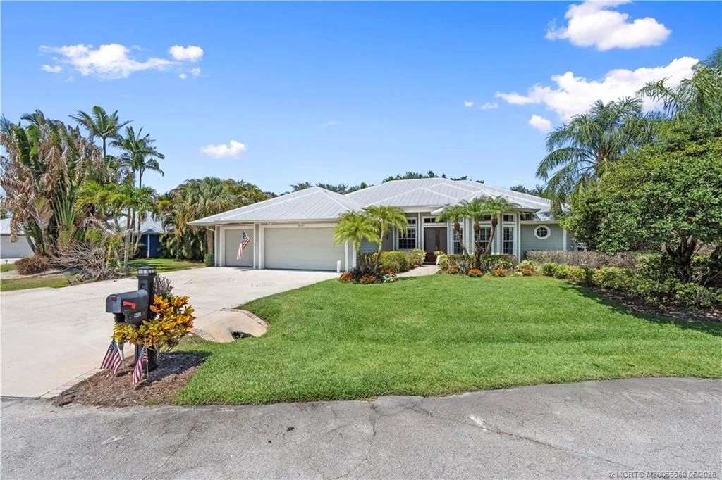 Photo of 4220 SE Rainbows End