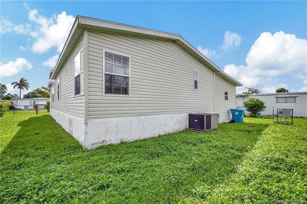 Photo of 4449 Royal Manor Boulevard