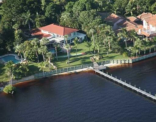 Photo of 1003 SE RIVERSIDE Drive