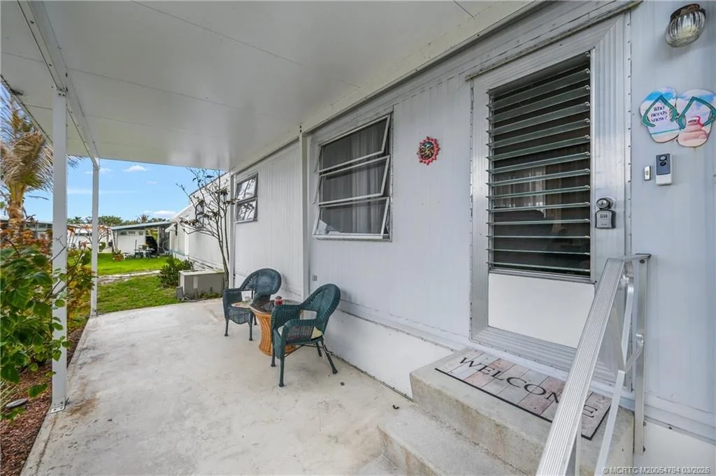 Photo of 608 Garden View Way NE