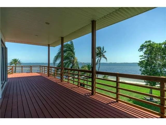 Photo of 82 N Sewalls Point Road