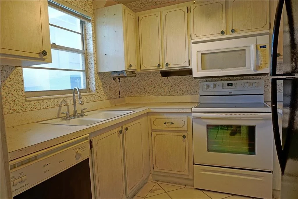 Photo of Unit DD2 at 2600 SE Ocean Boulevard