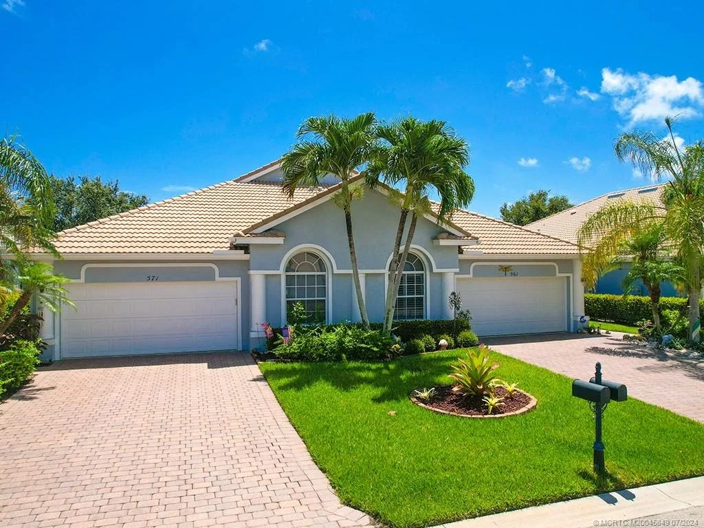 Photo of 561 NW Red Pine Way
