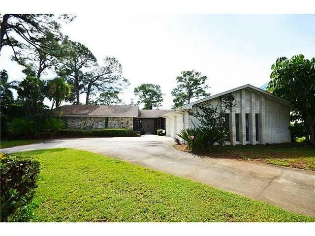 Photo of 1234 NW River Terrace