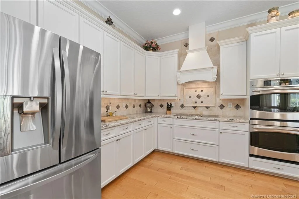 Photo of 503 SW Lost River Road