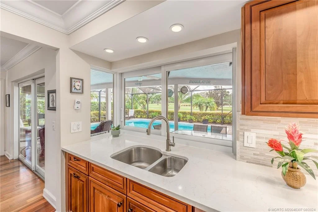 Photo of 4273 SE Fairway E
