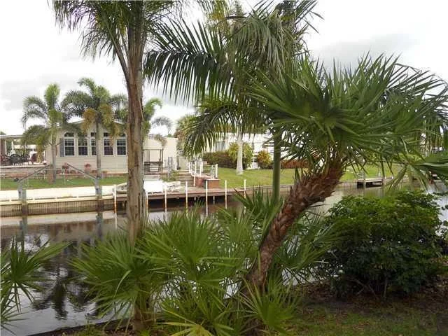 Photo of 151 SE Paradise Place
