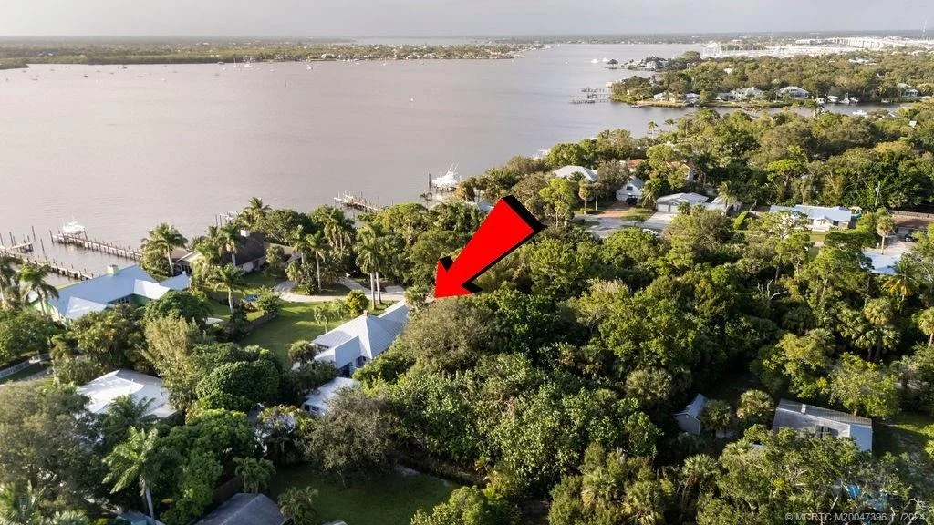 Photo of 535 SW Siesta Way