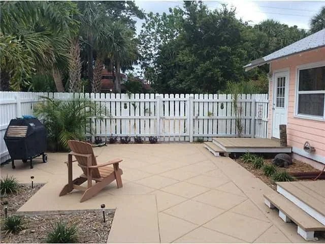 Photo of 1010 SE Riverside Drive