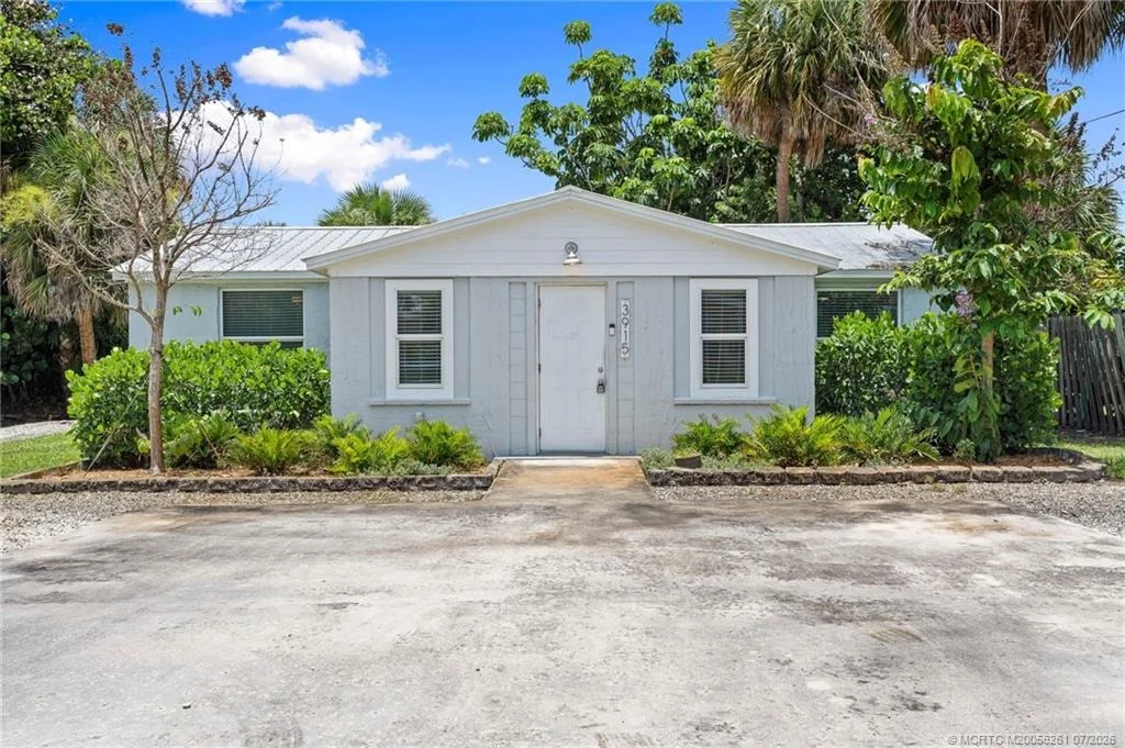 Photo of 3915 SE Salerno Road