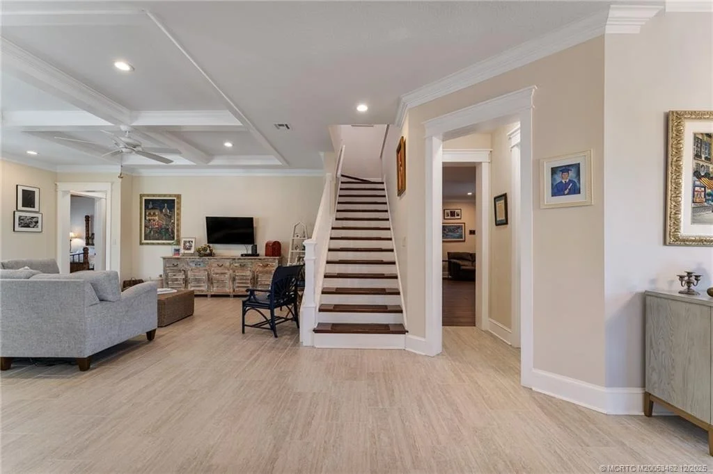 Photo of 1002 SE Riverside Drive