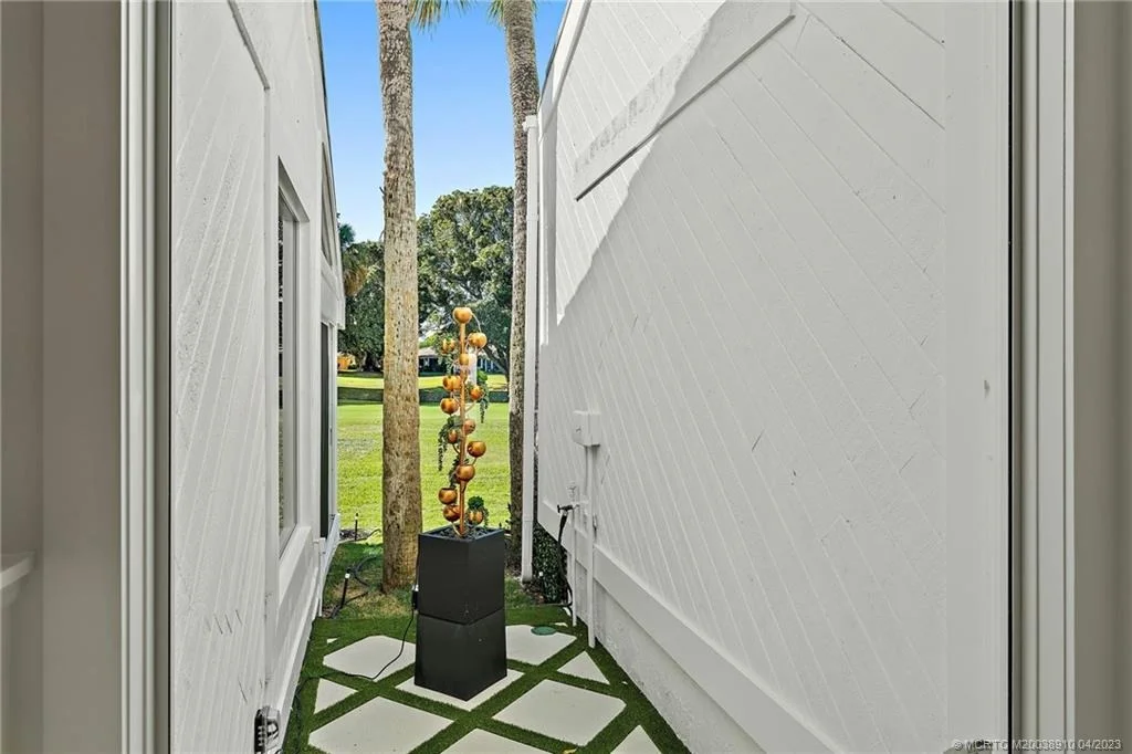 Photo of 17263 Bay Street