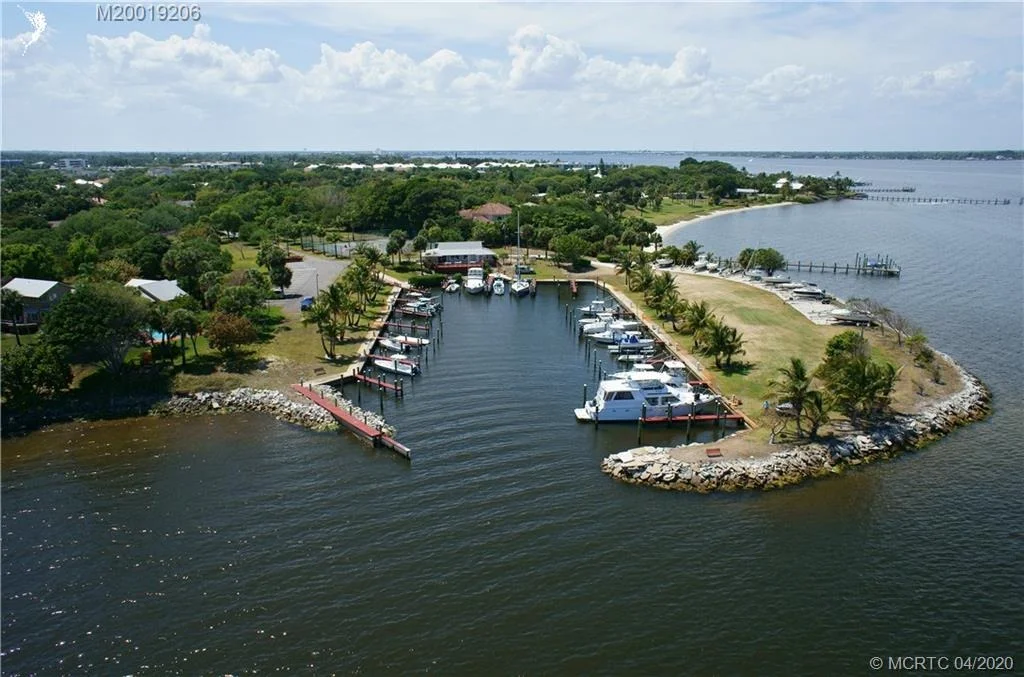 Photo of 22 SE Harbor Point Drive