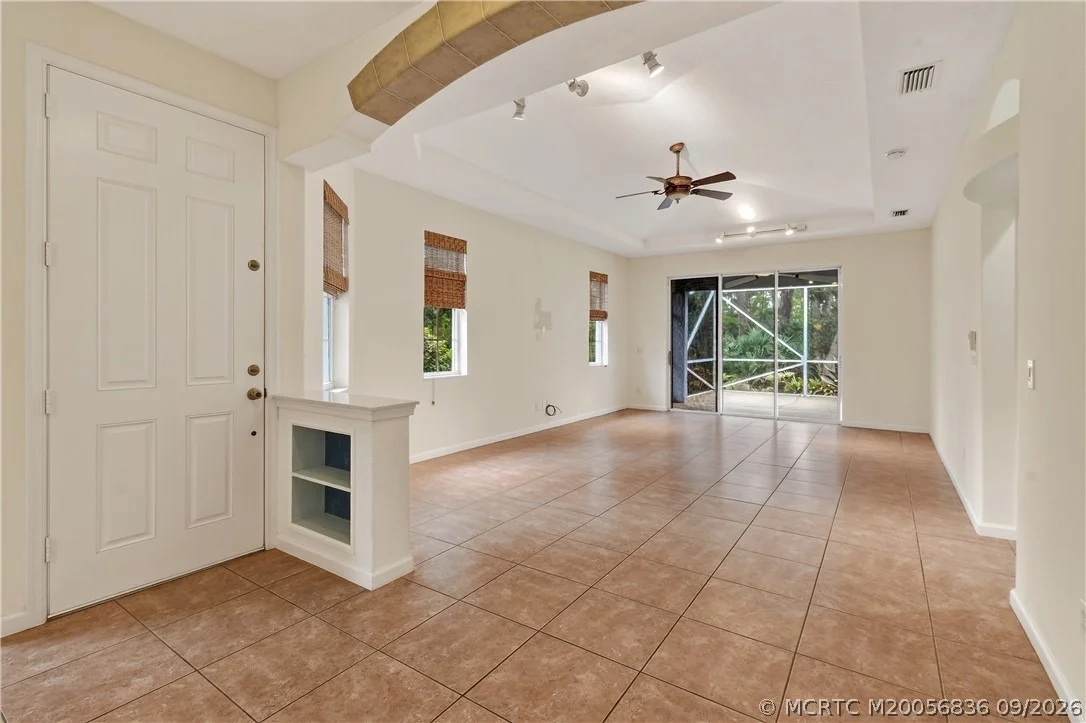 Photo of 480 NW Red Pine Way