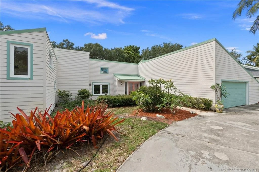 Photo of 3 Gumbo Limbo Way