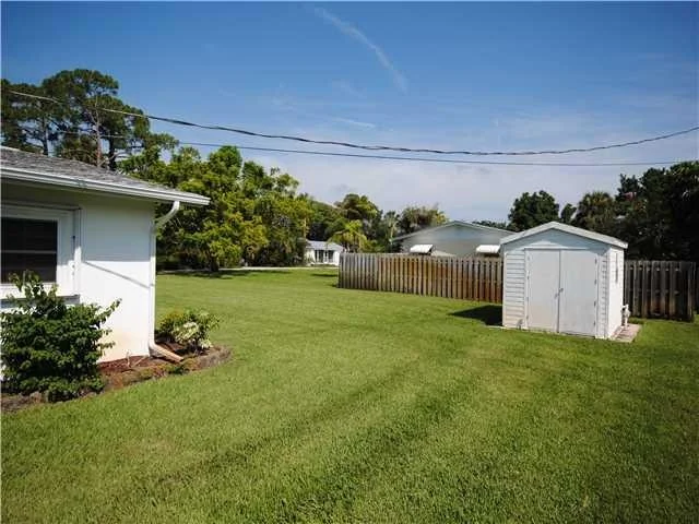 Photo of 601 SE Alamanda Way