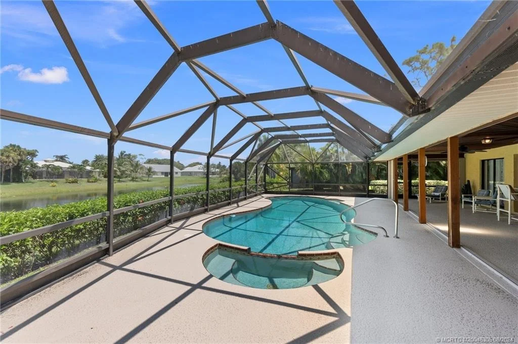 Photo of 919 NE Juniper Place